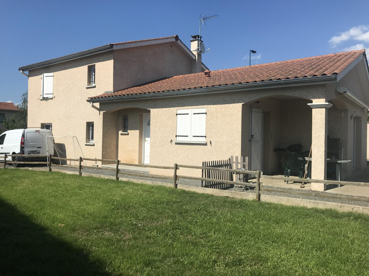 vente À BellegardeEnForez, villa de 101m² avec terrasse à acheter